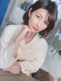 主演 E